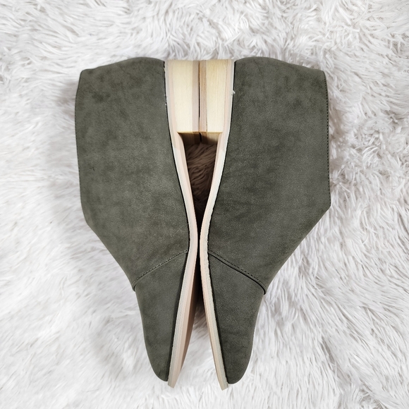 NWOB Journee Collection Olive Green D'Orsay Style Flats 10 - Picture 5 of 10